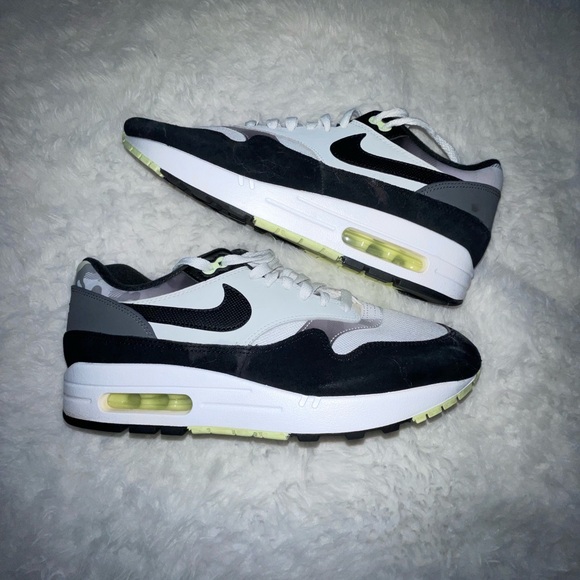 Men’s Nike air max 1 remix shoes in mint condition size 9.5 - Picture 1 of 11